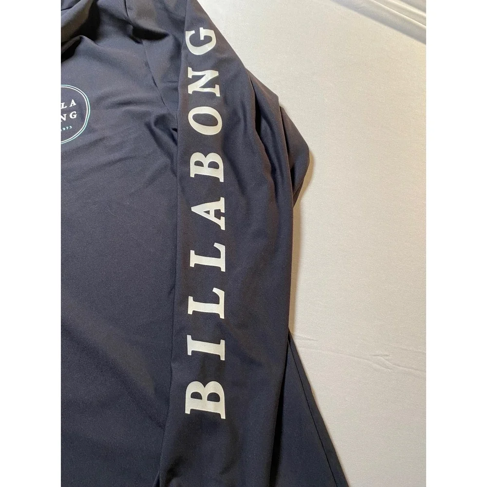 Billabong Mens UVSURF UPF 50+ Long Sleeve Rash Guard Gray Loose Fit Medium